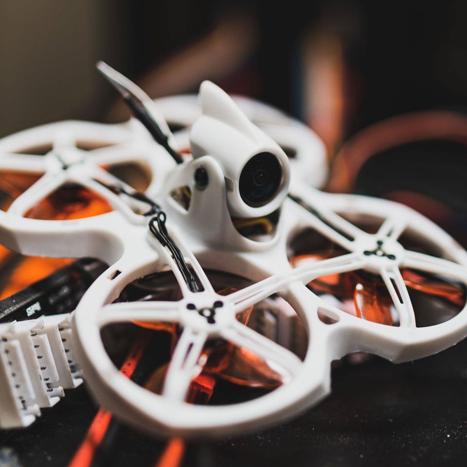 Emax Tinyhawk II 2 RTF FPV Rac – Drone Battery Balance Charger recenzja i cena